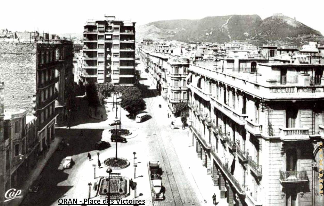 RA g- 019- Place des Victoires.jpg